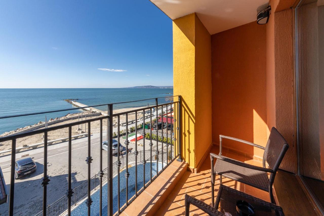 Supreme Beach Apartments Balchik Exterior photo