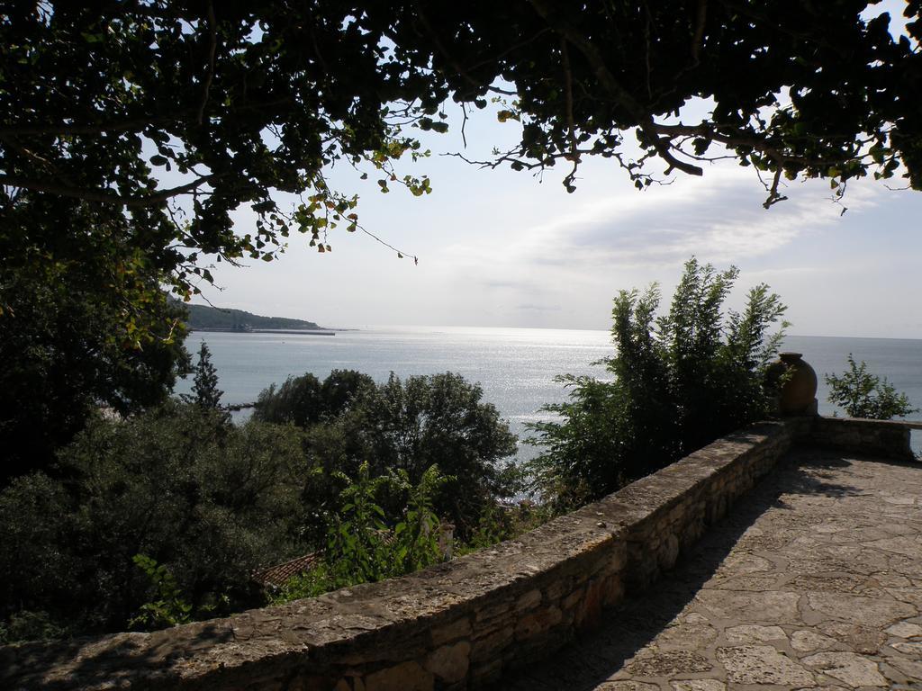 Supreme Beach Apartments Balchik Exterior photo